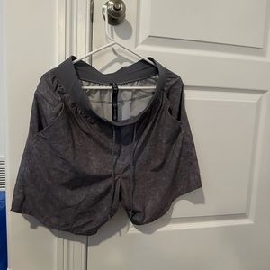 men’s lululemon listened to train shorts